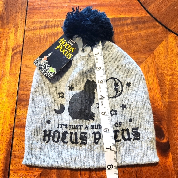 Disney Hocus Pocus Beanie Winter Hat - Picture 7 of 7